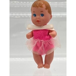 Vintage Mattel Barbie Baby Sitter‎ Skipper Baby Krissy Dressed Dolls 1990 2.25"